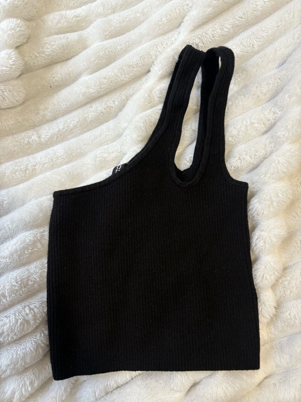 ❁ 3/$15 ❁ H&M One Shoulder Ribbed Tank Top
